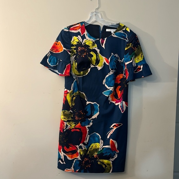 Ladies TRINA TURK FLORAL MIDI DRESS - Picture 1 of 6